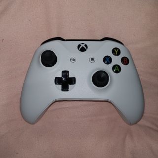 マイクロソフト(Microsoft)のXbox One Wireless Controller 白(PC周辺機器)