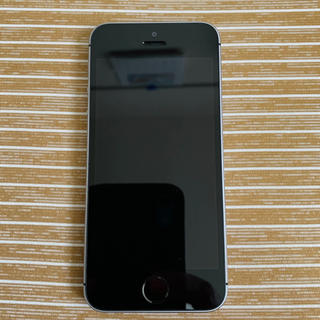 アイフォーン(iPhone)のiPhoneSE 32GB(スマートフォン本体)
