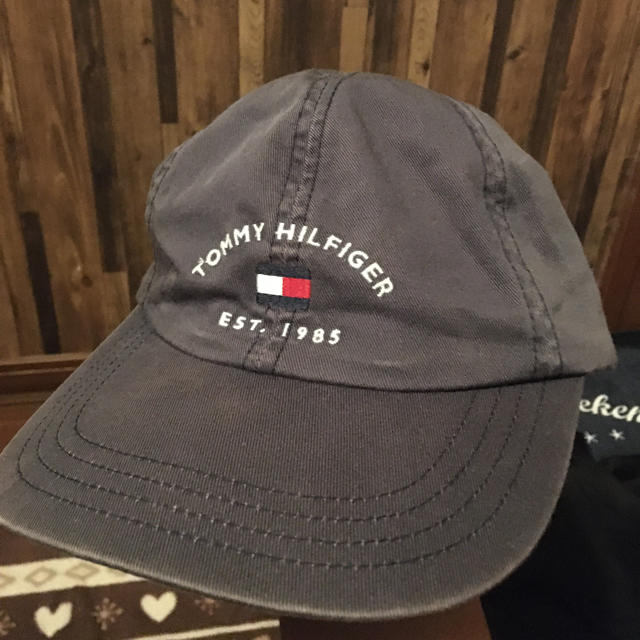 TOMMY(トミー)のtommy ローキャップ　最終価格　26日掲載終了 メンズの帽子(キャップ)の商品写真