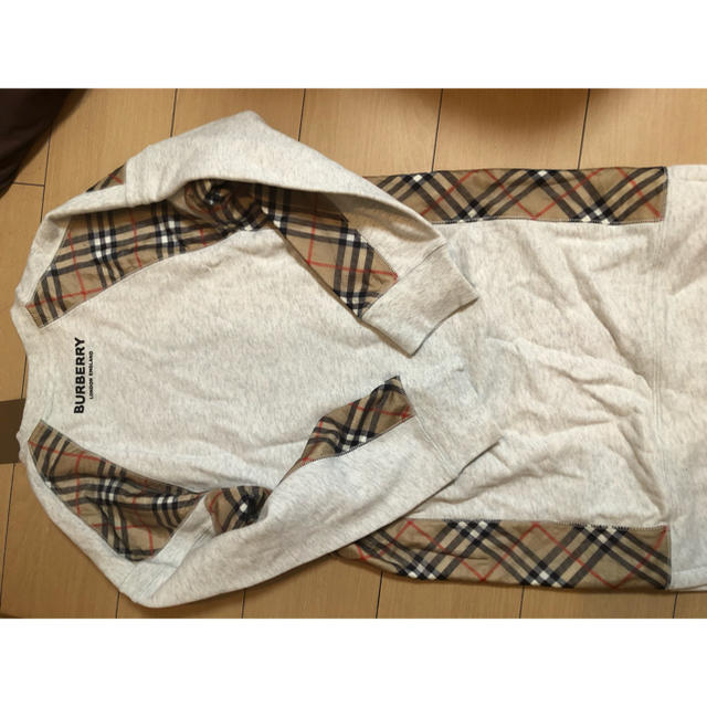 BURBERRY(バーバリー)のバーバリー　スウェットワンピ ライリー様専用 レディースのトップス(トレーナー/スウェット)の商品写真