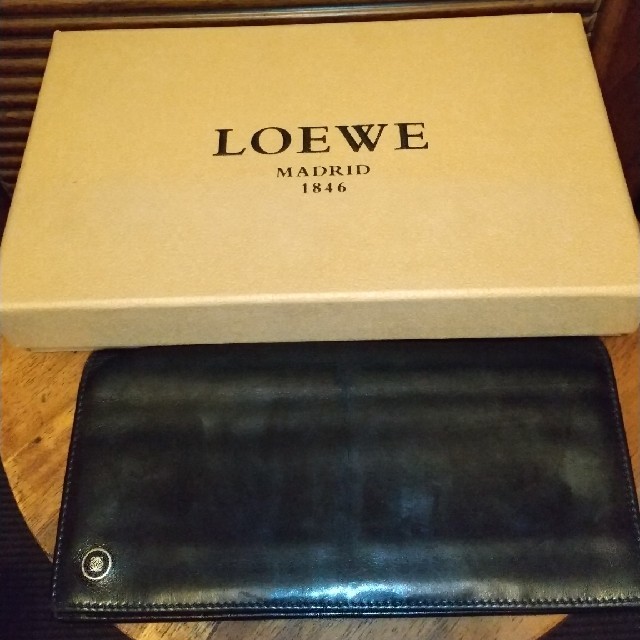 LOEWE(ロエベ)のLOEWE　LOEWE　財布　カーフレザー　薄型 メンズのファッション小物(長財布)の商品写真