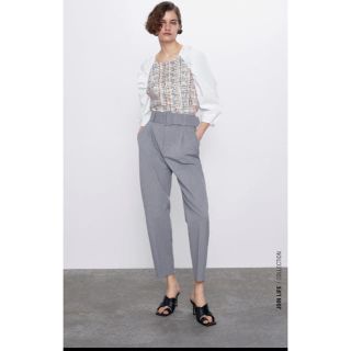 ザラ(ZARA)のベルト付き スラックスパンツ ZARA(カジュアルパンツ)