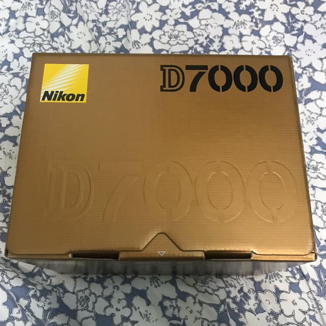 Nikon D7000 ボディ　未使用品