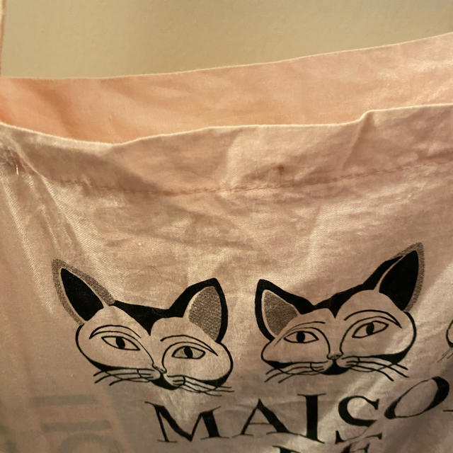 Maison de Reefur(メゾンドリーファー)のMAISON DE REEFUR ショッパー　ショップ袋　ねこ🐈🎀 レディースのバッグ(ショップ袋)の商品写真