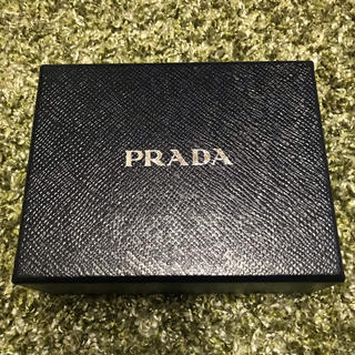 プラダ(PRADA)のPRADA プラダ 箱　ケース　付属付き(財布)
