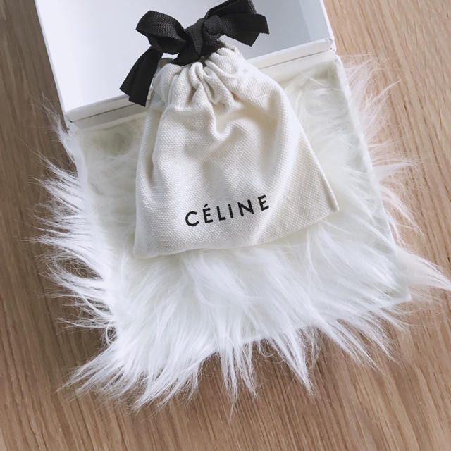 celine ノットバングル フィービー