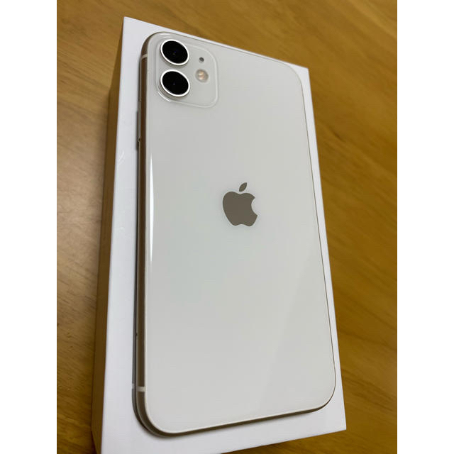 iPhone 11 64GB ホワイト SIMフリー　ケース付き