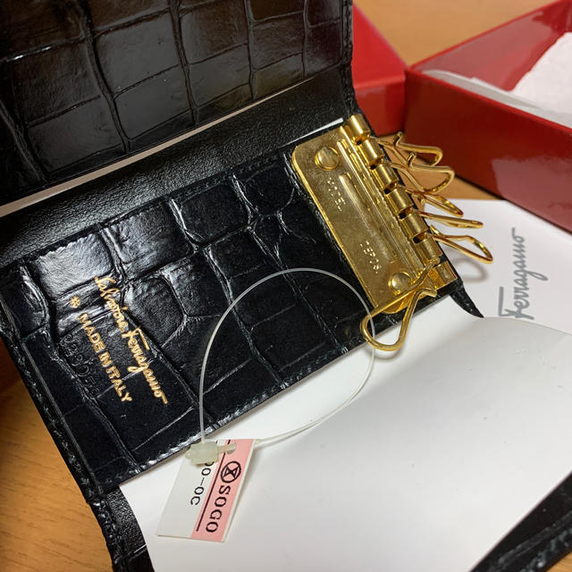 Salvatore Ferragamo(サルヴァトーレフェラガモ)の新品　フェラガモ　キーケース レディースのファッション小物(キーケース)の商品写真