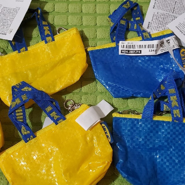 IKEA(イケア)の新品　大人気イケア　 IKEA♪エコバッグ&ミニチュアバッグクノーリグ４個セット エンタメ/ホビーのおもちゃ/ぬいぐるみ(キャラクターグッズ)の商品写真