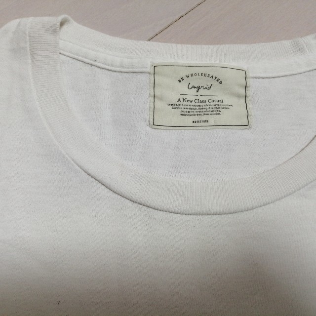 Ungrid(アングリッド)のるみるみ様専用！アングリッド☆Ｔシャツ　白　※難あり レディースのトップス(Tシャツ(半袖/袖なし))の商品写真