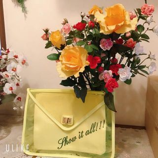 グレイル(GRL)の💐最終処分💐GRL グレイル ネオン色 ロゴ クラッチバッグ(クラッチバッグ)