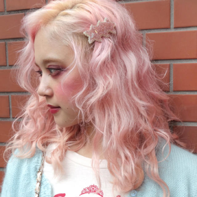 Katie(ケイティー)の送料込み♡Katie トリプル　スター　ヘアバレッタ　ピンク　ラメ レディースのヘアアクセサリー(バレッタ/ヘアクリップ)の商品写真