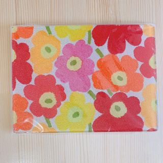 マリメッコ(marimekko)のマリメッコ風　鍋敷き　新品、未使用(収納/キッチン雑貨)