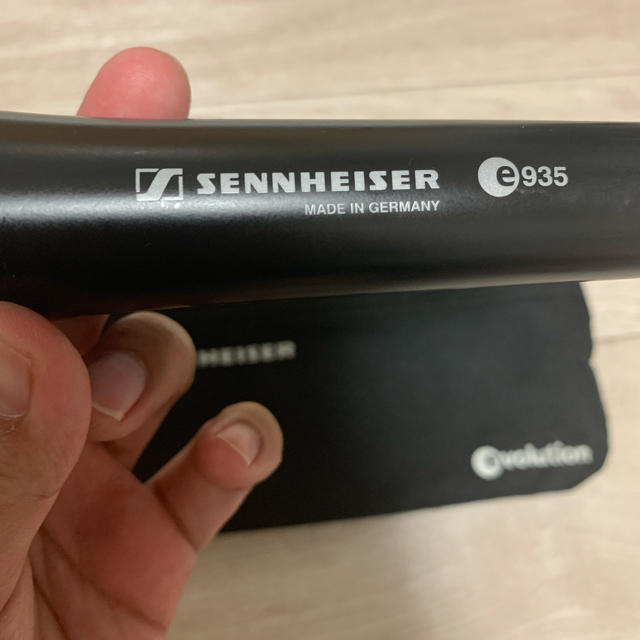 SENNHEISER(ゼンハイザー)のSENNHEISER  E935  マイク　単一指向性 楽器のレコーディング/PA機器(マイク)の商品写真