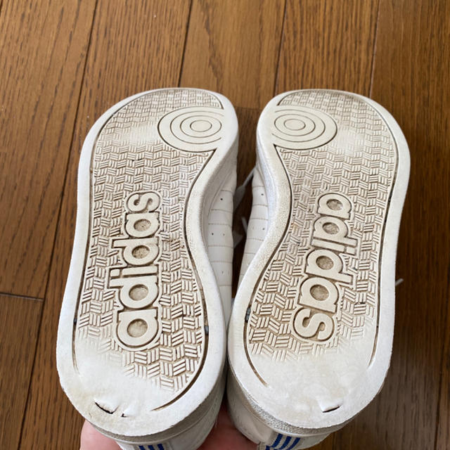 adidas(アディダス)のadidas アディダス スニーカー 白黒 レディースの靴/シューズ(スニーカー)の商品写真