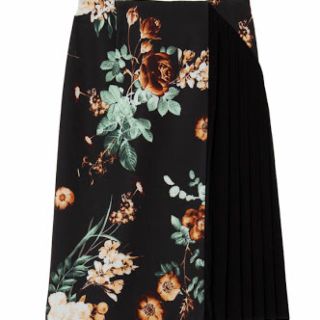 エモダ(EMODA)の新品タグEMODAFROWERSKIRT(ひざ丈スカート)