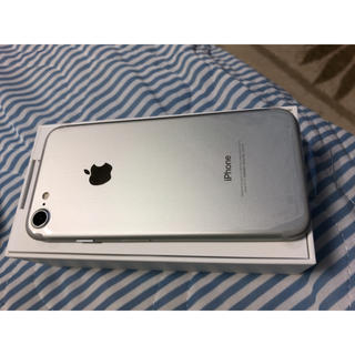 SIMフリーiPhone 7 Silver 32 GB未使用品ラス1!!