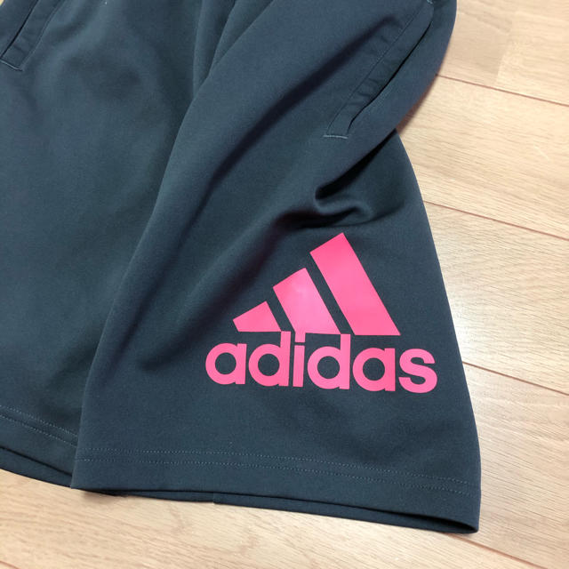 adidas(アディダス)の新品♪adidasハーフパンツ レディースのパンツ(ハーフパンツ)の商品写真