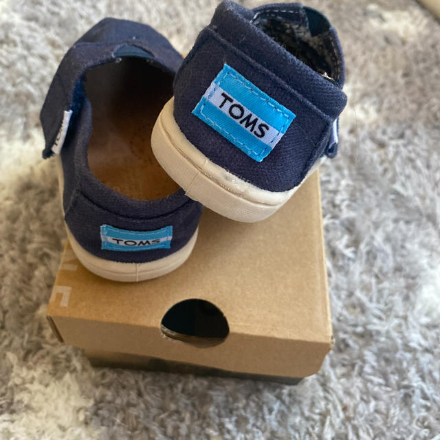 TOMS(トムズ)のなこ様　 キッズ/ベビー/マタニティのベビー靴/シューズ(~14cm)(スリッポン)の商品写真