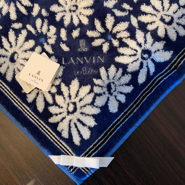LANVIN en Bleu(ランバンオンブルー)のLANVIN タオルハンカチ レディースのファッション小物(ハンカチ)の商品写真