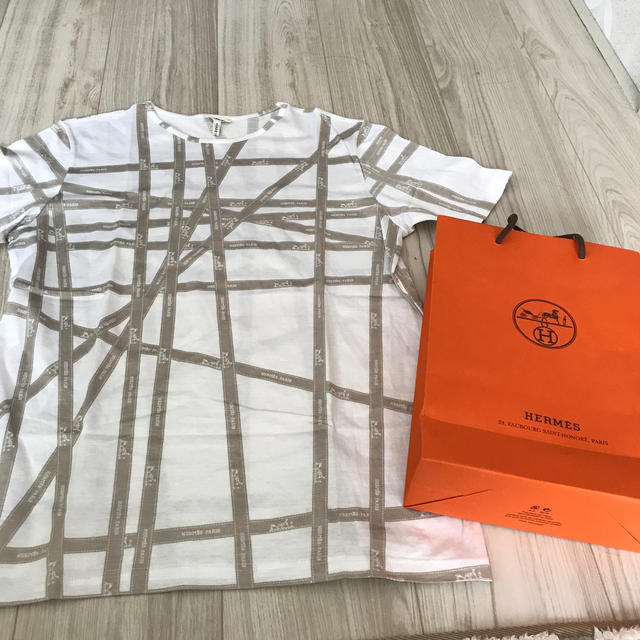 Hermes(エルメス)のエルメス　Tシャツ(正規品) レディースのトップス(Tシャツ(半袖/袖なし))の商品写真