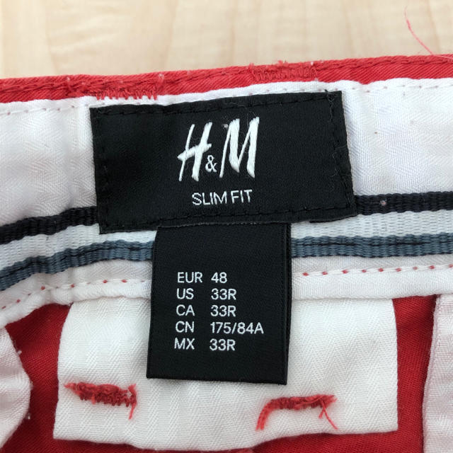 H&M(エイチアンドエム)のH&M メンズショートパンツ レッド メンズのパンツ(ショートパンツ)の商品写真
