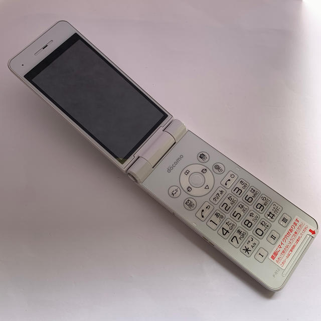 Panasonic - ☆良品☆docomo☆P-01J ホワイト☆AK05-180の通販 by たけと's shop｜パナソニックならラクマ