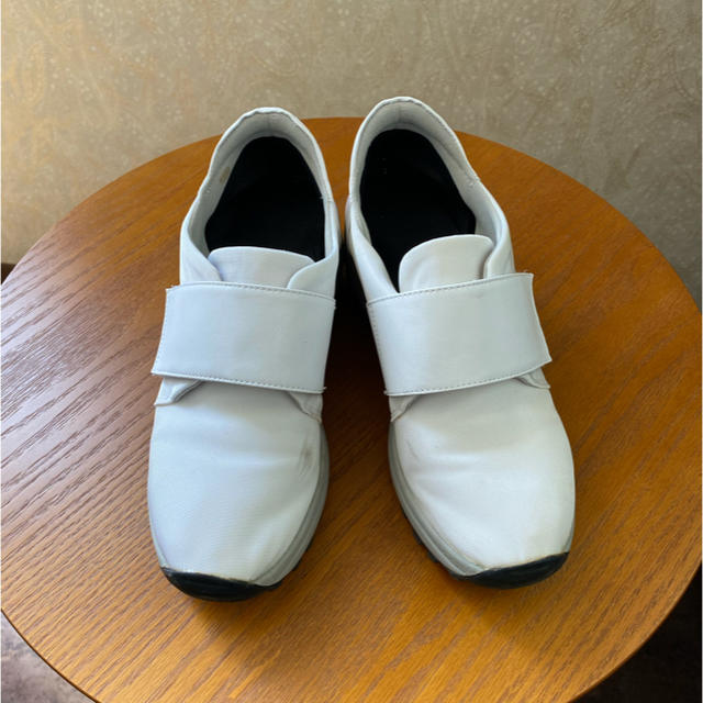 Mode et Jacomo(モードエジャコモ)のD'ICI の白の靴 レディースの靴/シューズ(スニーカー)の商品写真