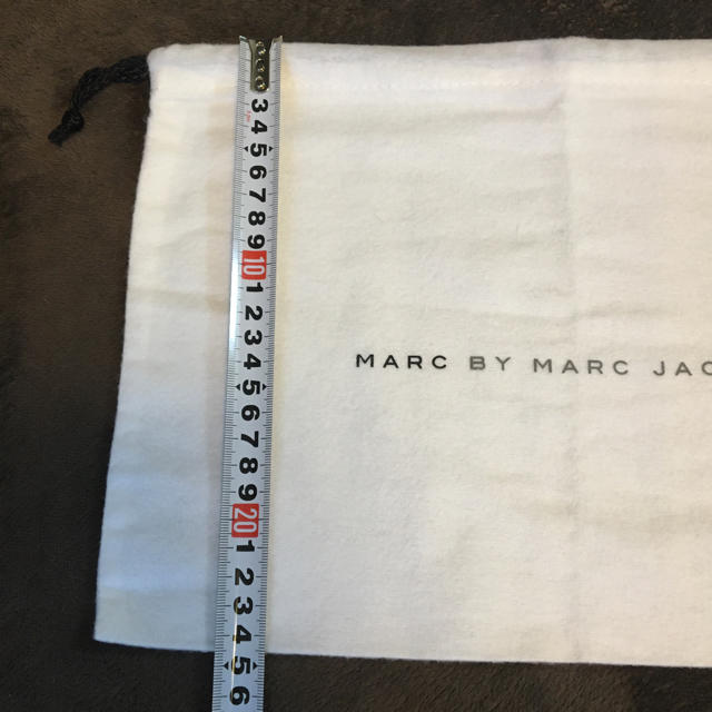 MARC BY MARC JACOBS(マークバイマークジェイコブス)のマークジェイコブス  巾着袋 レディースのファッション小物(ポーチ)の商品写真