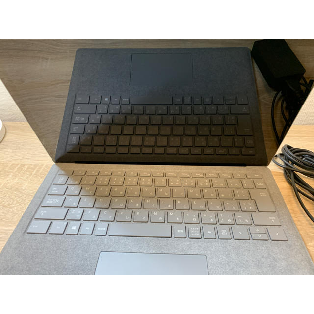 Microsoft(マイクロソフト)の【美品】Microsoft surface laptop 256GB スマホ/家電/カメラのPC/タブレット(ノートPC)の商品写真