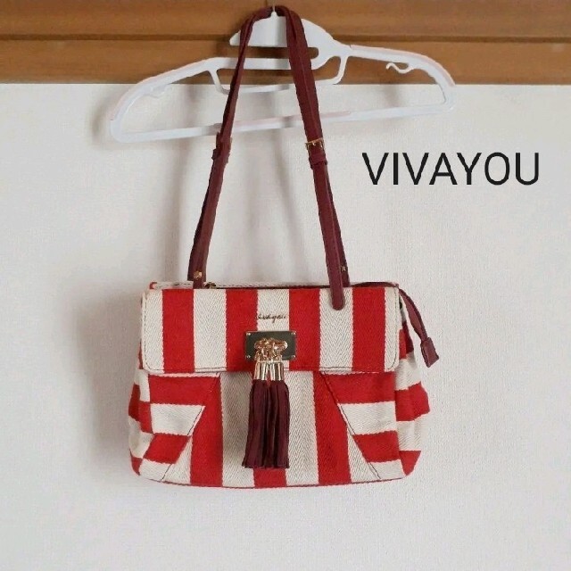 VIVAYOU(ビバユー)の美品★VIVAYOU  フリンジバッグ　ストラップ レディースのバッグ(トートバッグ)の商品写真
