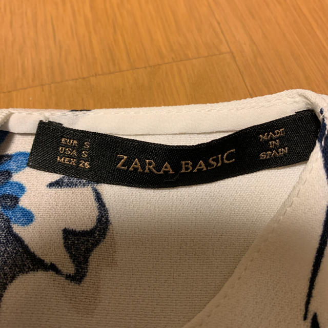 ZARA(ザラ)のZARA  BASIC   レディースのトップス(シャツ/ブラウス(半袖/袖なし))の商品写真