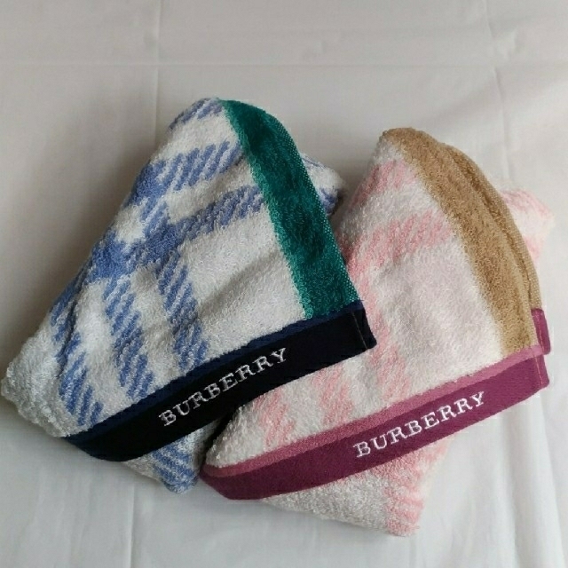 BURBERRY(バーバリー)のnana様専用　　バーバリーフェイスタオル　2枚セット インテリア/住まい/日用品の日用品/生活雑貨/旅行(タオル/バス用品)の商品写真