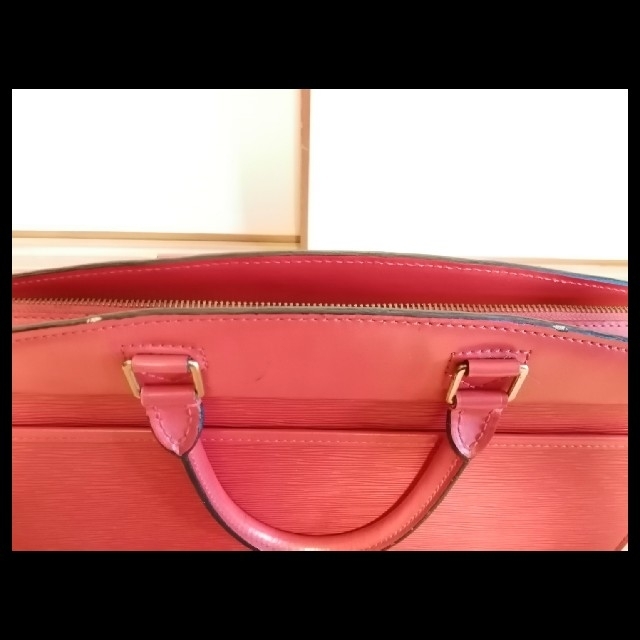 Louis Vuitton  エピ ライン リヴィエラ 赤