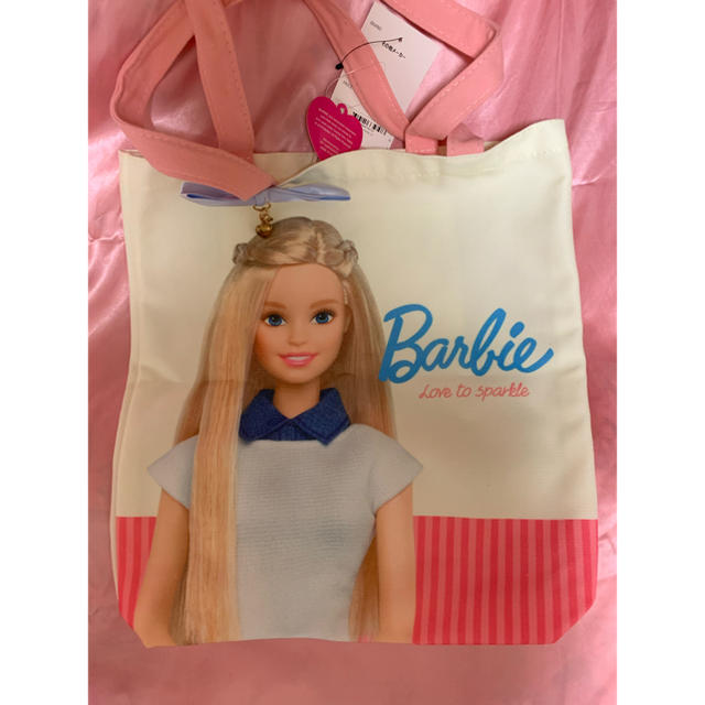 Barbie(バービー)のバービー  トートバッグ　バッグ　ポーチ　barbie コラボ レディースのバッグ(トートバッグ)の商品写真