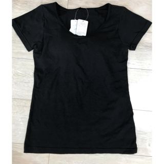 ユニクロ(UNIQLO)のカップ付きブラ　ブラック(Tシャツ(半袖/袖なし))