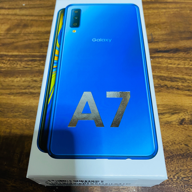 Galaxy A7 ブルー 楽天モバイル対応 SIMフリースマートフォン 流行