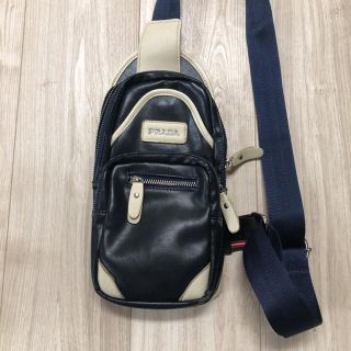 プラダ(PRADA)のPRADA プラダ　ボディバッグ　カバン(ボディーバッグ)