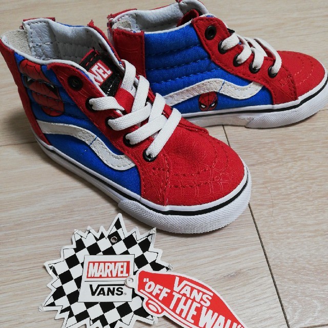 VANS(ヴァンズ)のVANS スパイダーマン　14センチ キッズ/ベビー/マタニティのベビー靴/シューズ(~14cm)(スニーカー)の商品写真