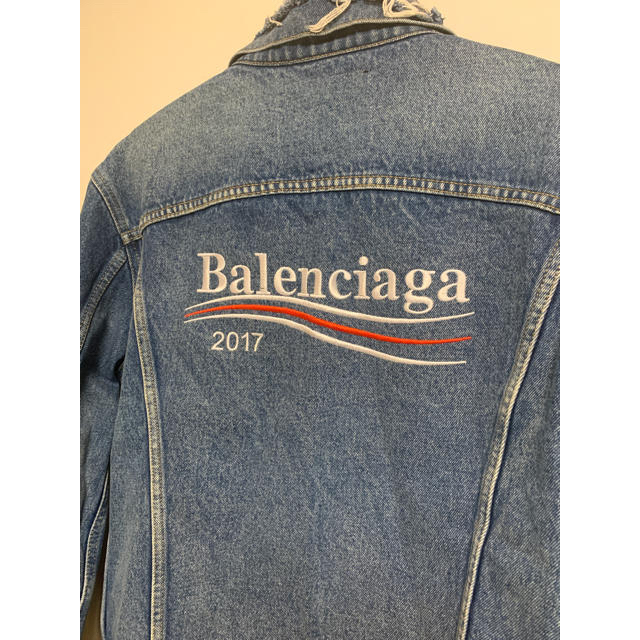 Balenciaga(バレンシアガ)の46サイズ　Balenciaga キャンペーンロゴ　デニムジャケット メンズのジャケット/アウター(Gジャン/デニムジャケット)の商品写真