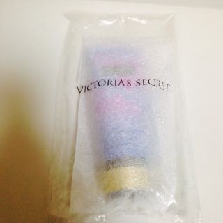 ヴィクトリアズシークレット(Victoria's Secret)のヴィクシー ボディローション 送料無料(ボディオイル)