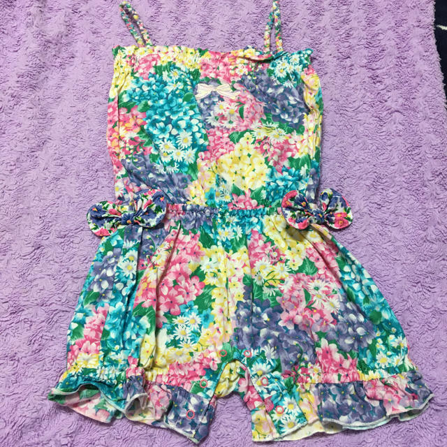 fafa(フェフェ)のfafa サロペット　ロンパース　マルチフラワー キッズ/ベビー/マタニティのキッズ服女の子用(90cm~)(パンツ/スパッツ)の商品写真