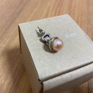 イーエム(e.m.)のイーエム　パールピアス　お値下げしました！(ピアス)