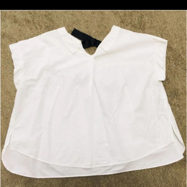 Techichi(テチチ)のテチチ　抜き衿ブラウス レディースのトップス(シャツ/ブラウス(半袖/袖なし))の商品写真