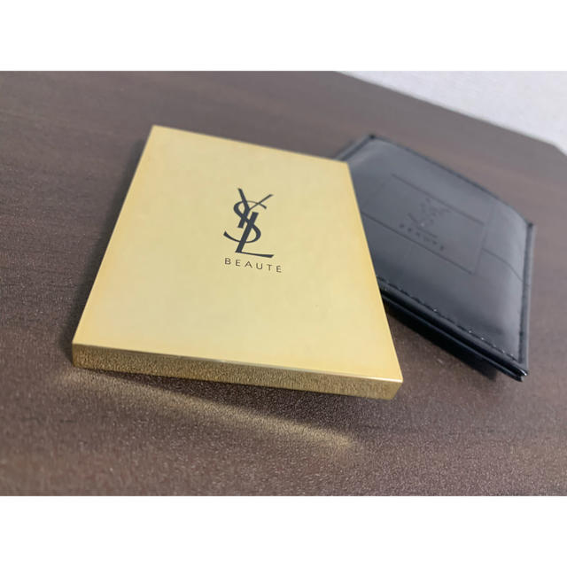 Yves Saint Laurent Beaute(イヴサンローランボーテ)の☆新品☆ Yves Saint Laurent イヴサンローラン / 鏡 コスメ/美容のベースメイク/化粧品(その他)の商品写真