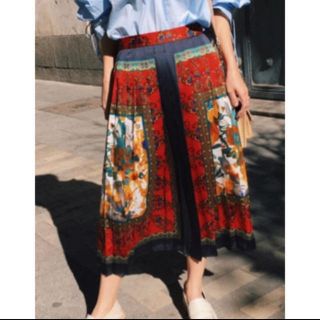 アメリヴィンテージ(Ameri VINTAGE)のAMERI vintage SCARF MOTIF PLEATS SKIRT(ロングスカート)