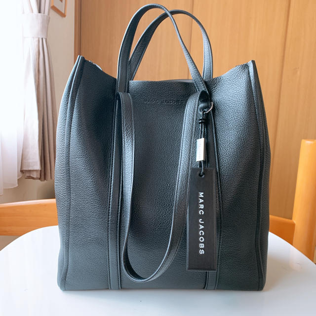 MARC JACOBS(マークジェイコブス)のマークジェイコブス  The Tag Tote 31 タグトート　バッグ　レザー レディースのバッグ(トートバッグ)の商品写真