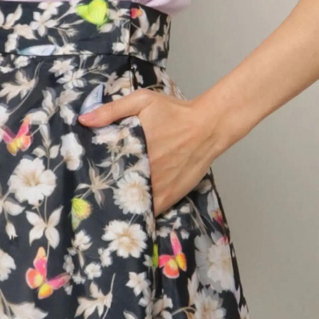And Couture(アンドクチュール)のアンドクチュール　新品タグ付き レディースのスカート(ひざ丈スカート)の商品写真