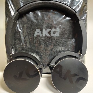 AKGヘッドフォン Y50BTの黒です。(ヘッドフォン/イヤフォン)