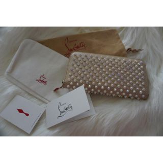 Christian Louboutin - クリスチャンルブタン 財布 スタッズ オーロラ